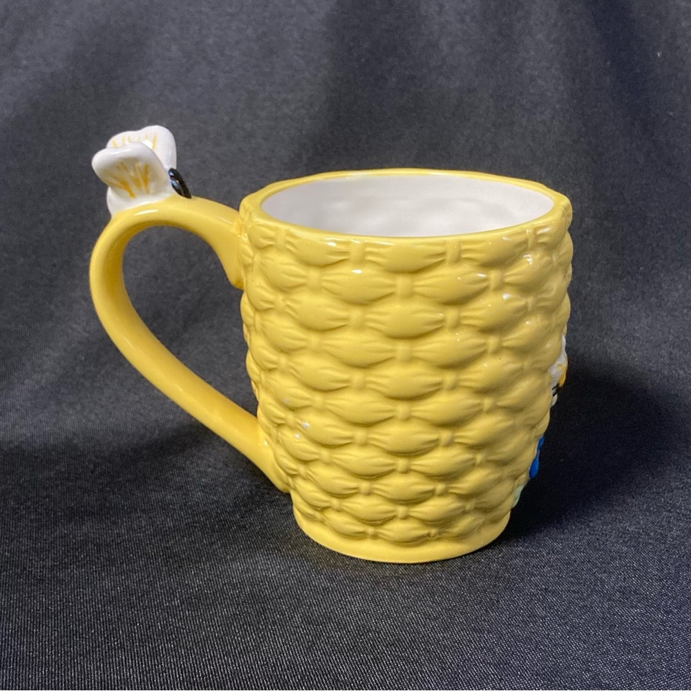 ⭐️ Vintage Bumblebee Nest Wicker Honey Comb 16 oz Ceramic Mug - Picture 3 of 14